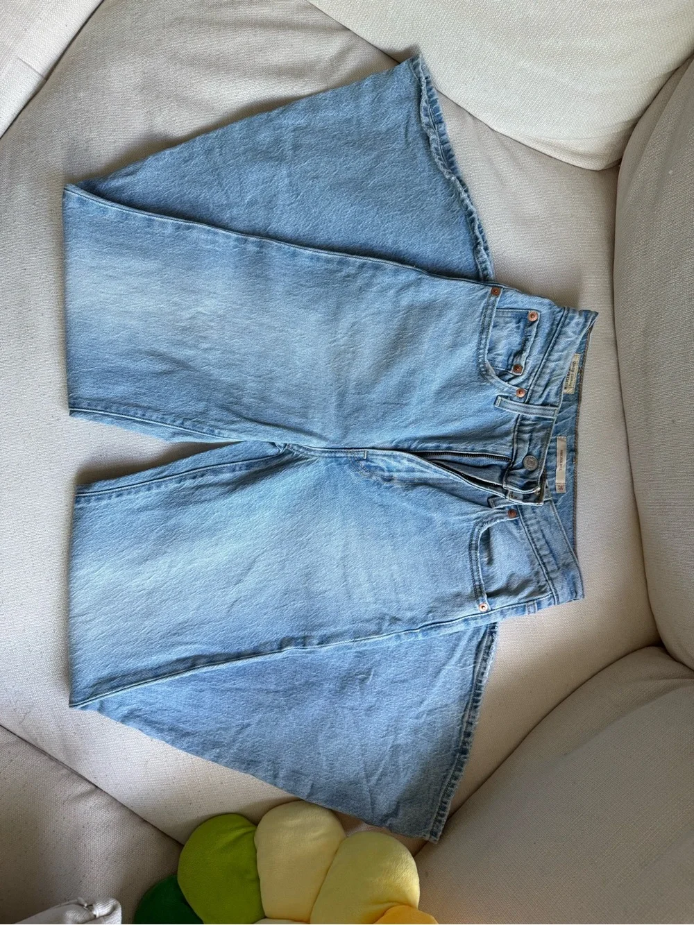 Premium Classic High-Rise Light Blue Women's Levi’s Ribcage Bell Jeans size 26